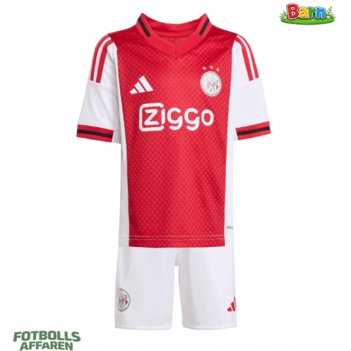 Ajax Hemmaställ Barn 2025-26 Kortärmad (+ Korta byxor)